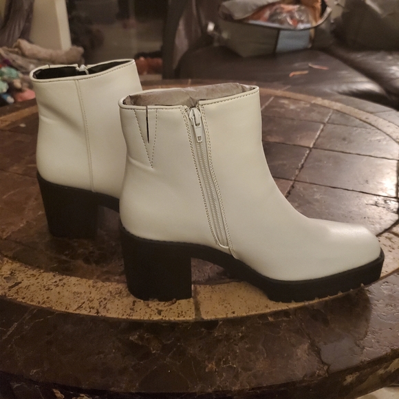 New York & Company Women's Alex Square Toe Bootie SZ 9 NWT - Picture 4 of 6